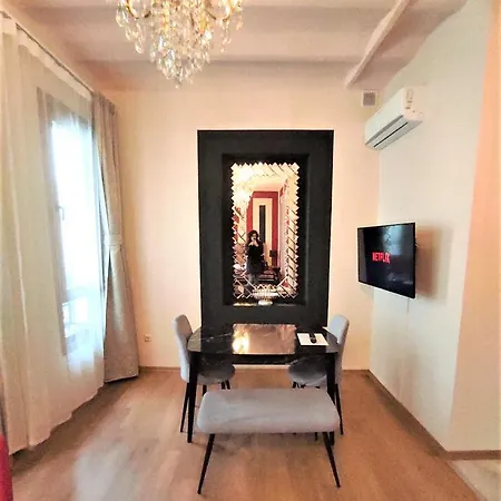 Delightful Sultanahmet I